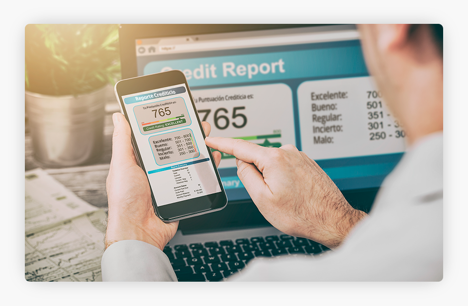 Puntuación del informe de crédito en una solicitud bancaria.